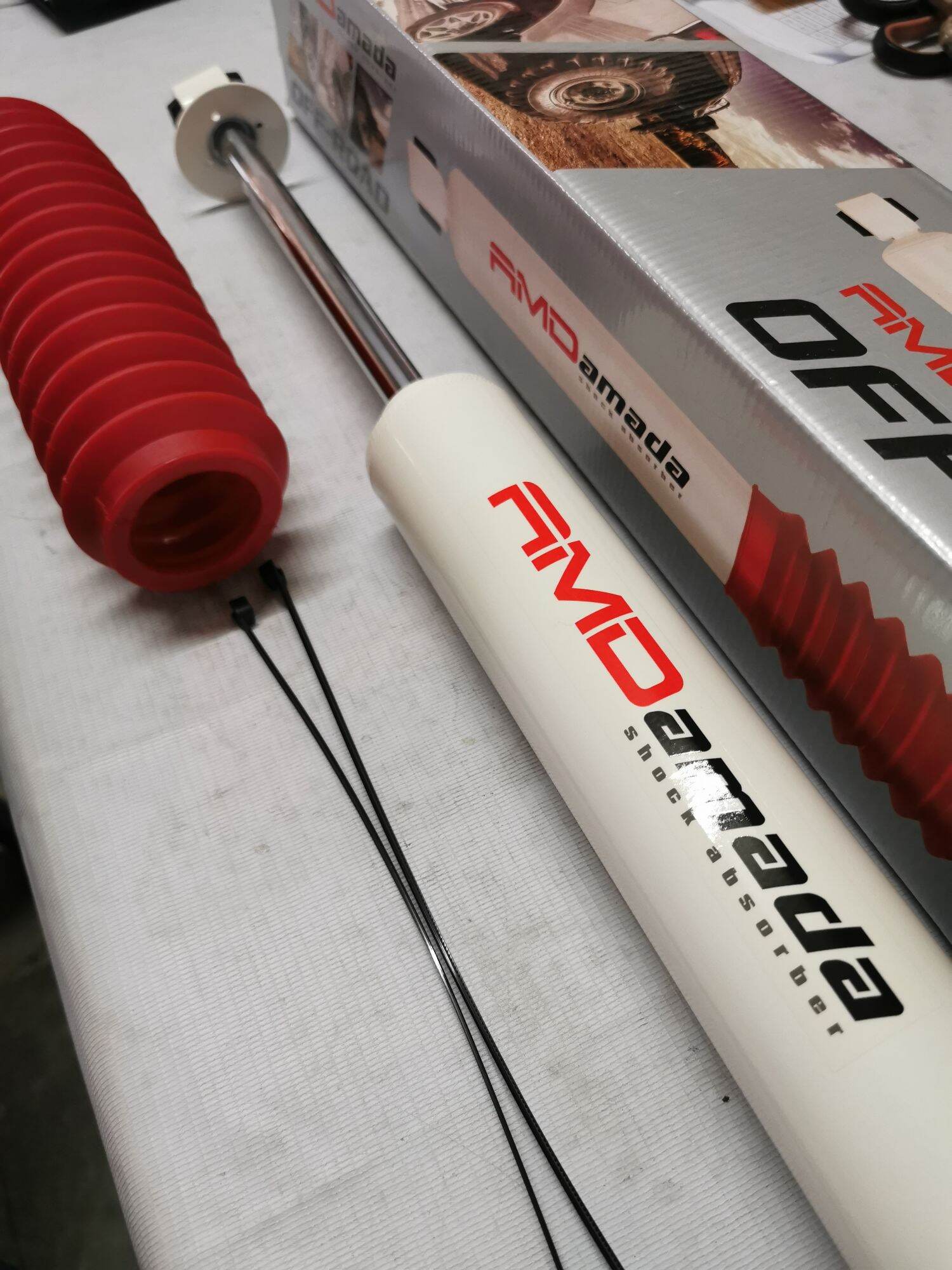 AMDamada โช๊คอัพหลัง Toyota Tiger 4wd+2, Vigo/Revo 2wd+2, Vigo 4wd+2, Revo 4wd Std (2 ตัว) ราคา 2,699 บาท*ส่งฟรี