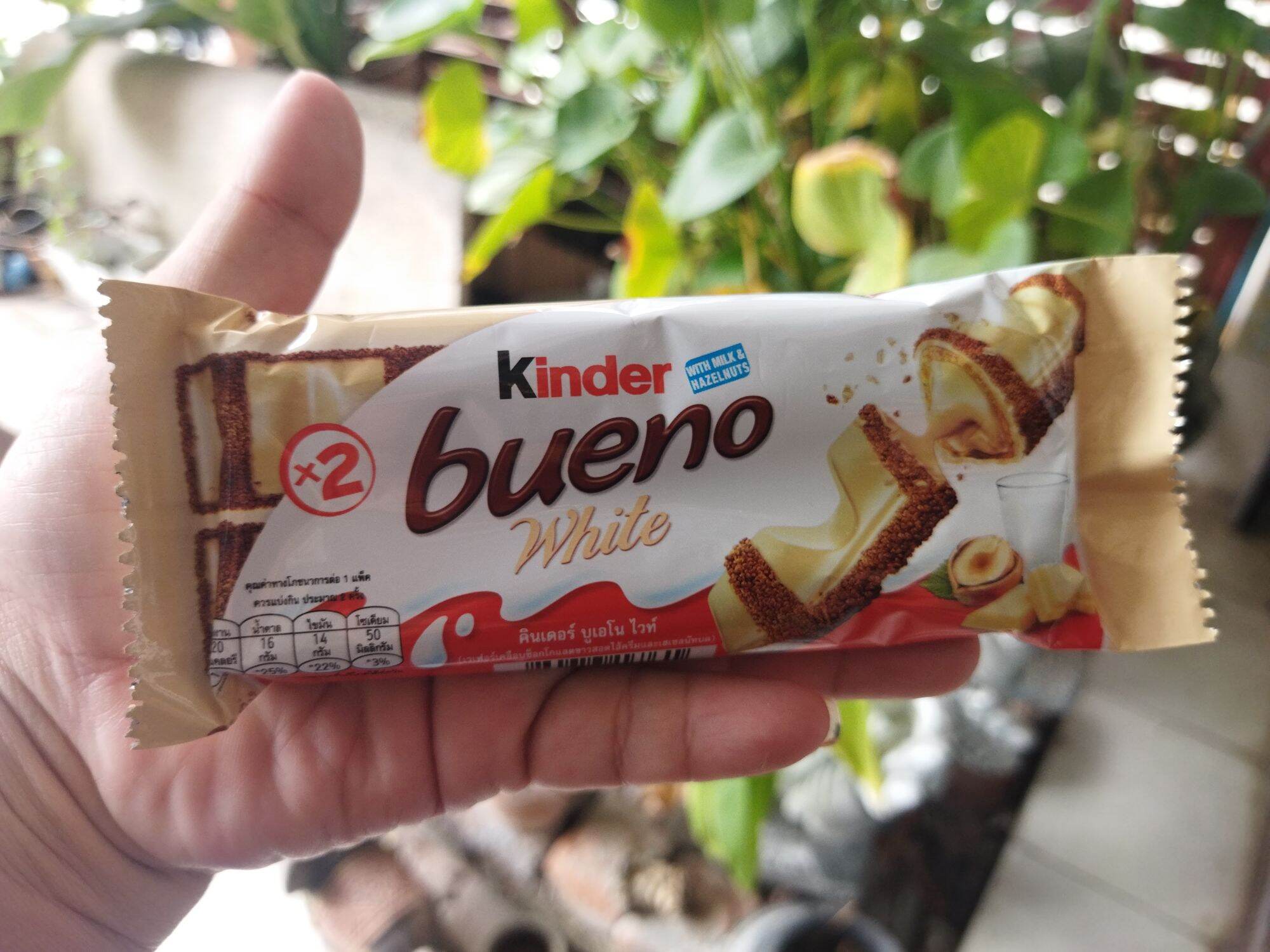 Kinder Bueno Chocolate 43g / Kinder Bueno White ช็อคโกแลต คินเดอร์ ไวท์ ...