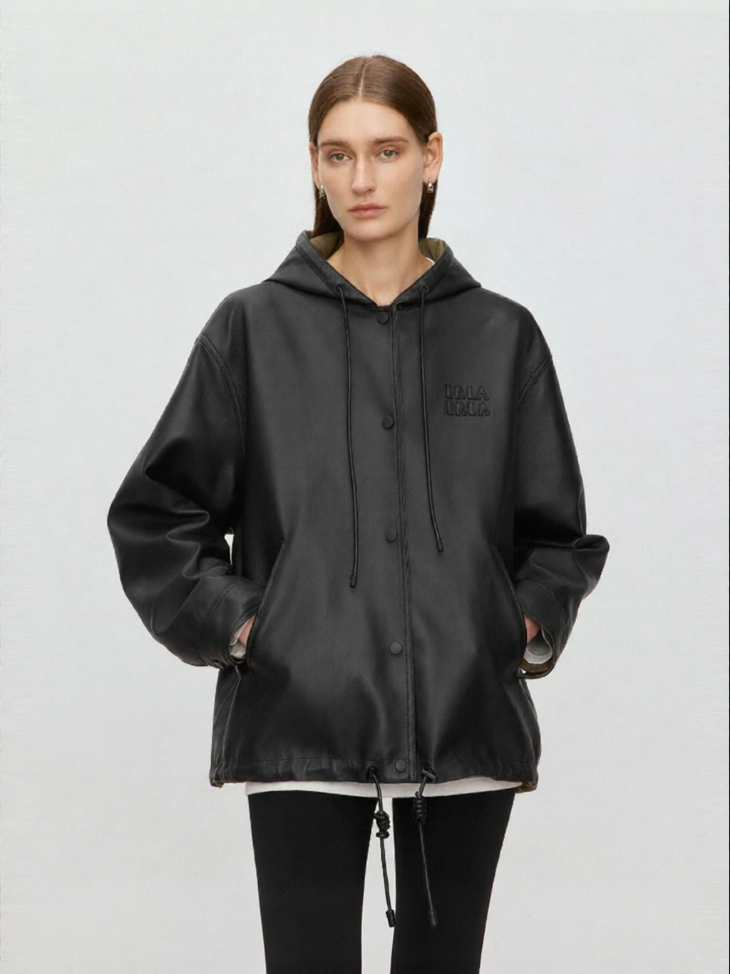 เสื้อแจ็คเก็ต เสื้อคลุมสตรี URLAZH หนัง Lambskin ลำลองทรงหลวมมีฮู้ด ราคา 34,086 บาท*ส่งฟรี