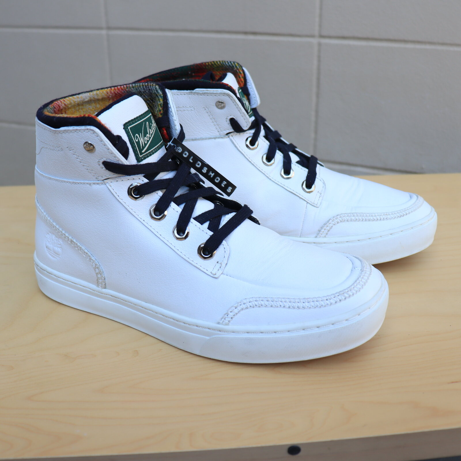 ส่งฟรี 8US 26Cm 41Eu รองเท้า Timberland roll top x Woolrich White Sneakers Pre-owned Authentic ราคา 1,390 บาท*ส่งฟรี