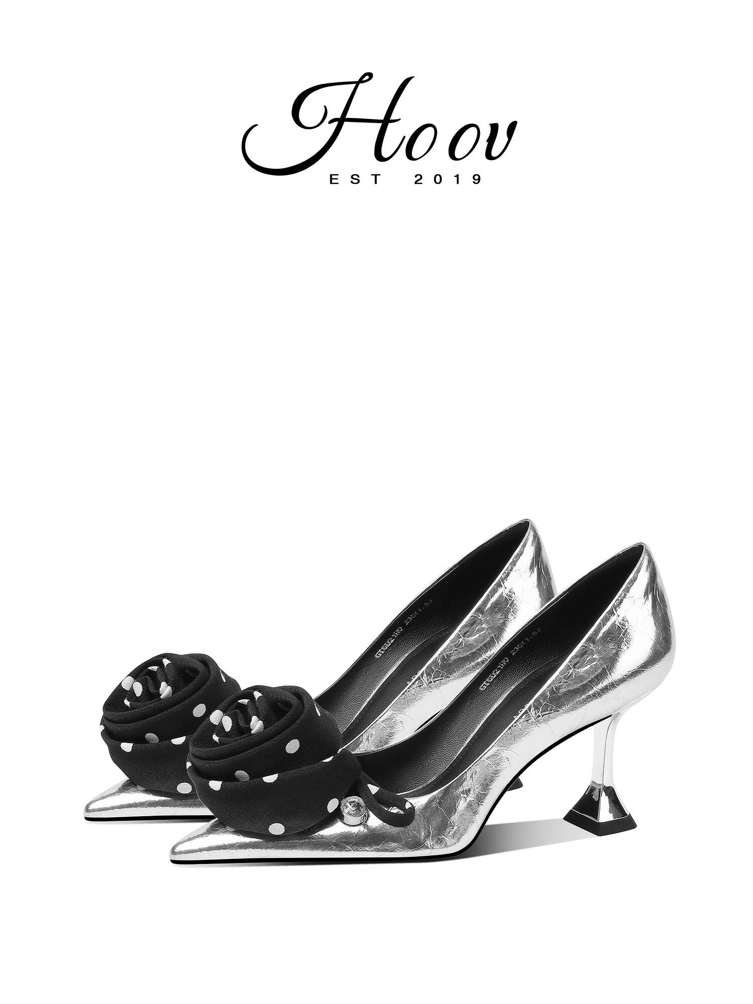HOOV | Polka Dot Flower Silver Leather High Heels ราคา 8,194 บาท*ส่งฟรี