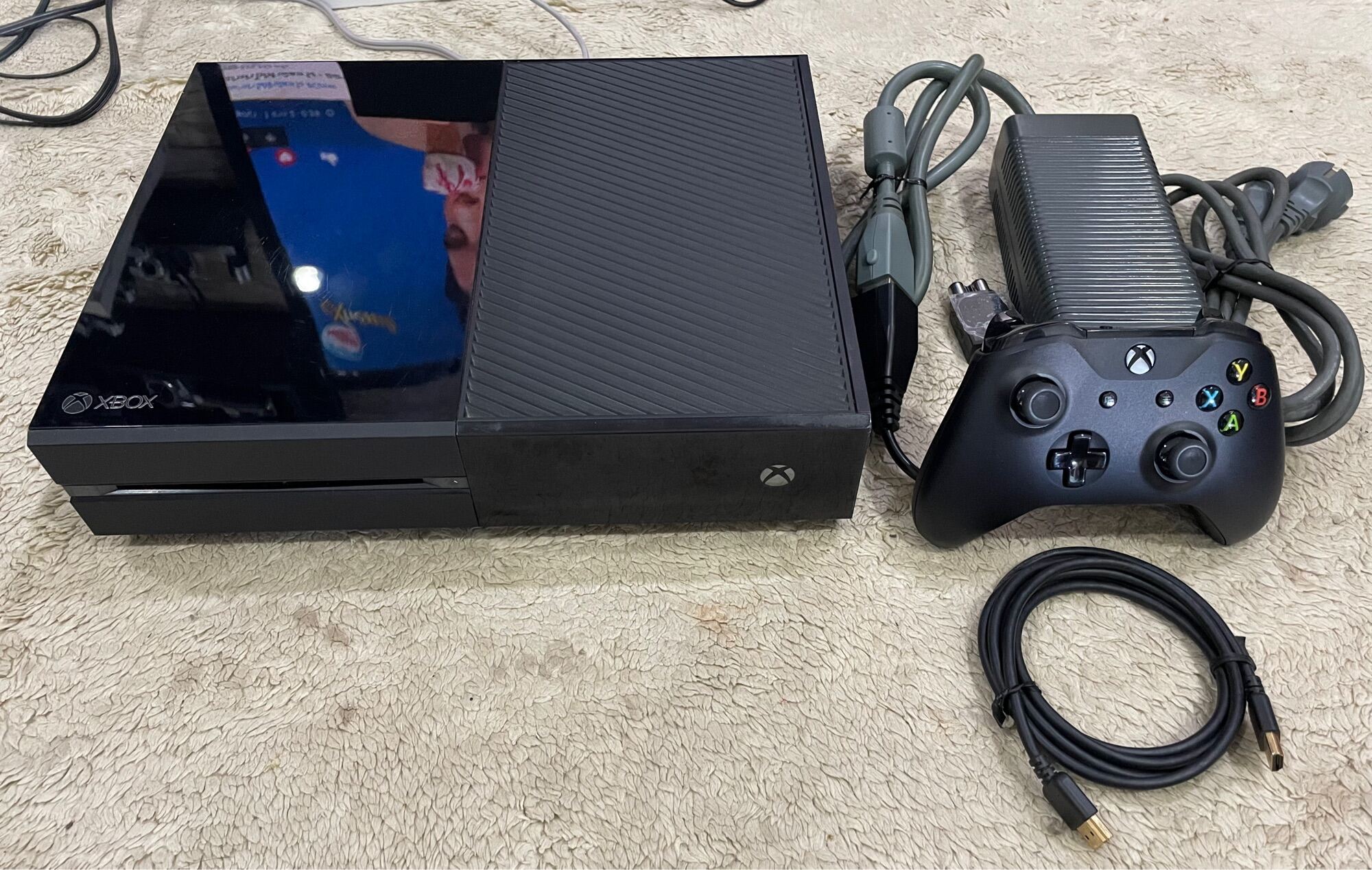 Xbox one (original)เล่นได้ทุกโซน เมนูอังกฤษ ของแท้มือสองใช้งานได้ดี