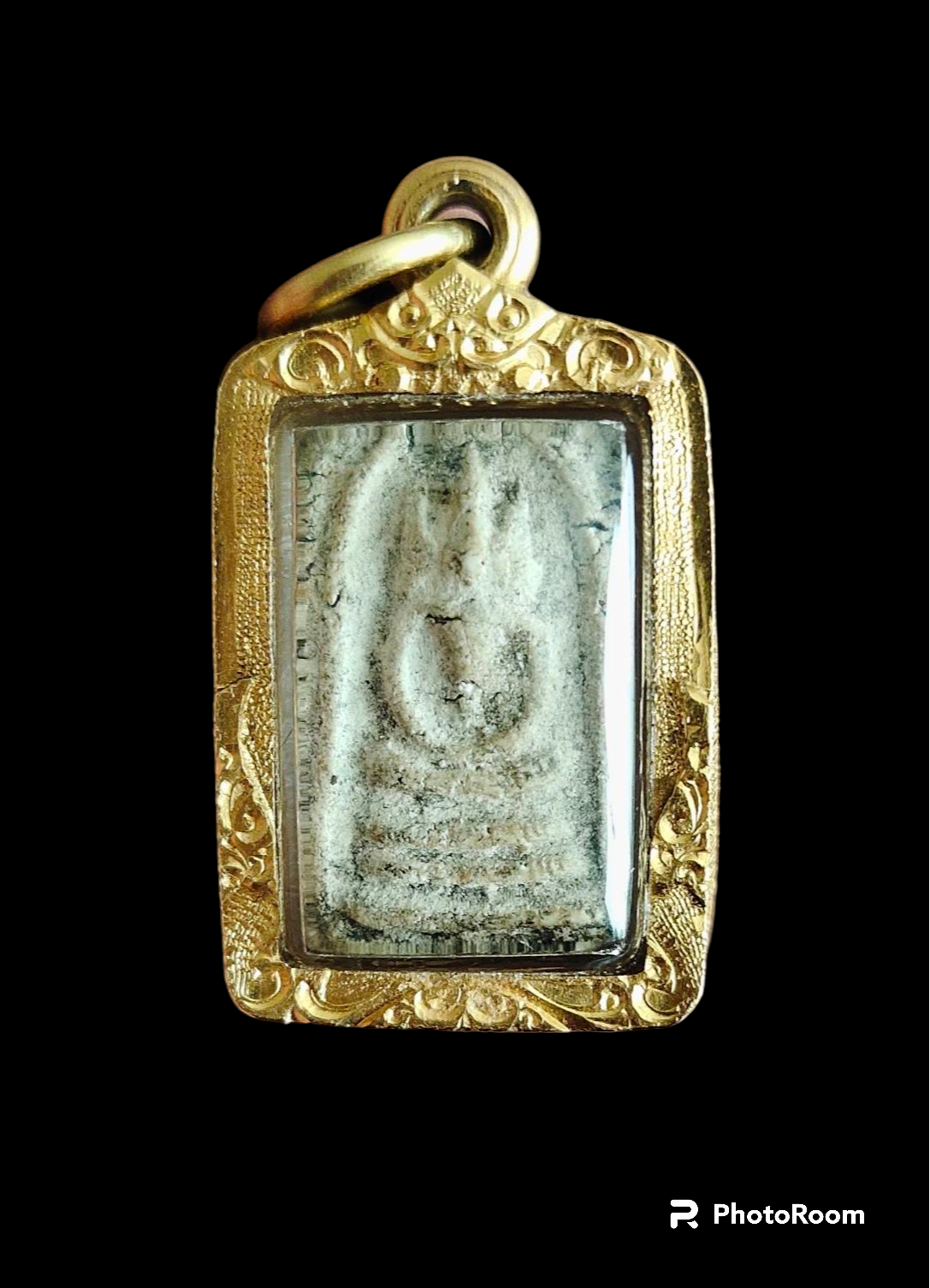 สมเด็จบางขุนพรหม ชิ้นส่วนสมเด็จบางขุนพรหม แกะรูปพระพุทธ ขนาดห้อยคอ เลี่ยมทองแท้ รับประกันพระแท้ ทองแท้ - ยี่ห้อ Racha ราคา 25,000 บาท*ส่งฟรี