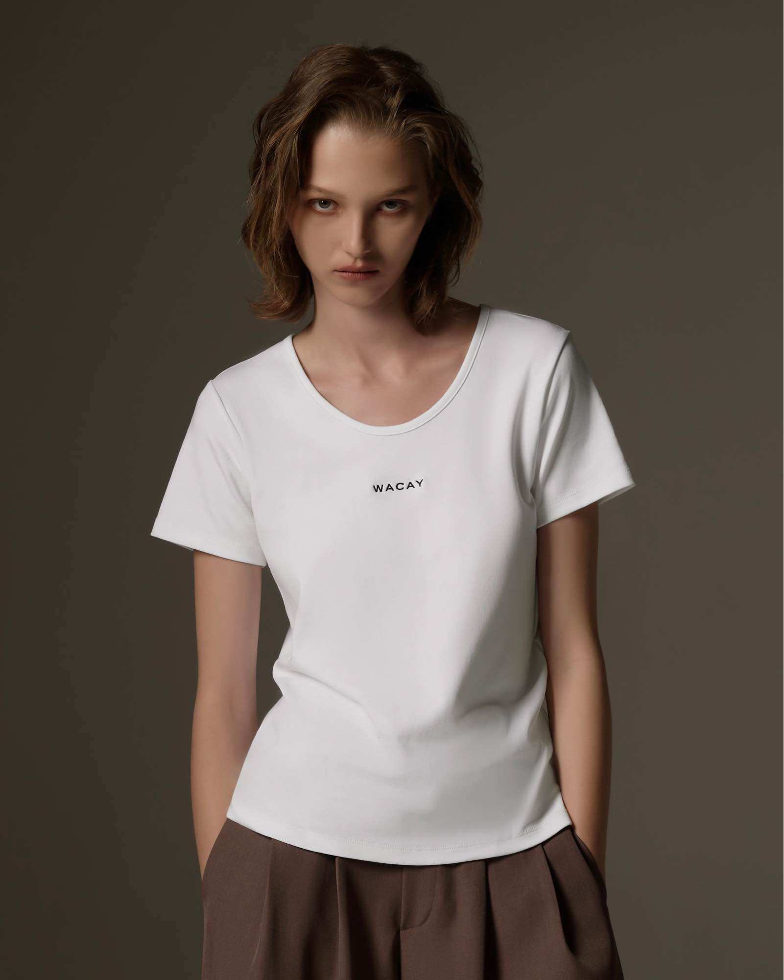 WACAY - Daily Tee เสื้อยืด ปักโลโก้ มี 4 สี ราคา 1,225 บาท*ส่งฟรี