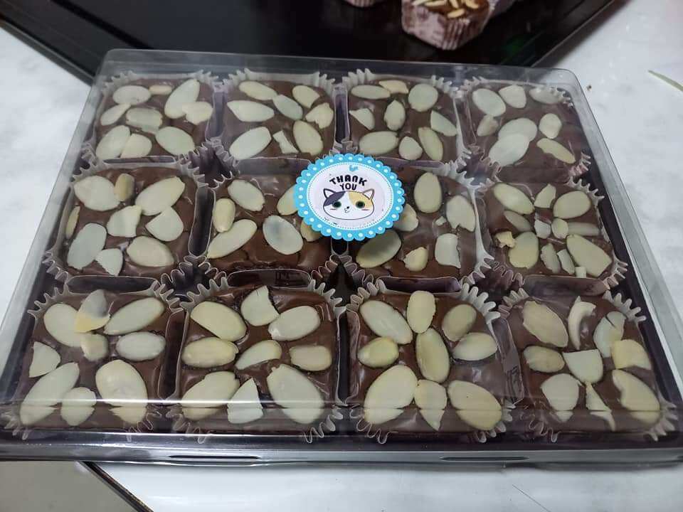 บราวนี่ช็อคโกแลตเชต12ชิ้น ราคา 129 บาท*ส่งฟรี