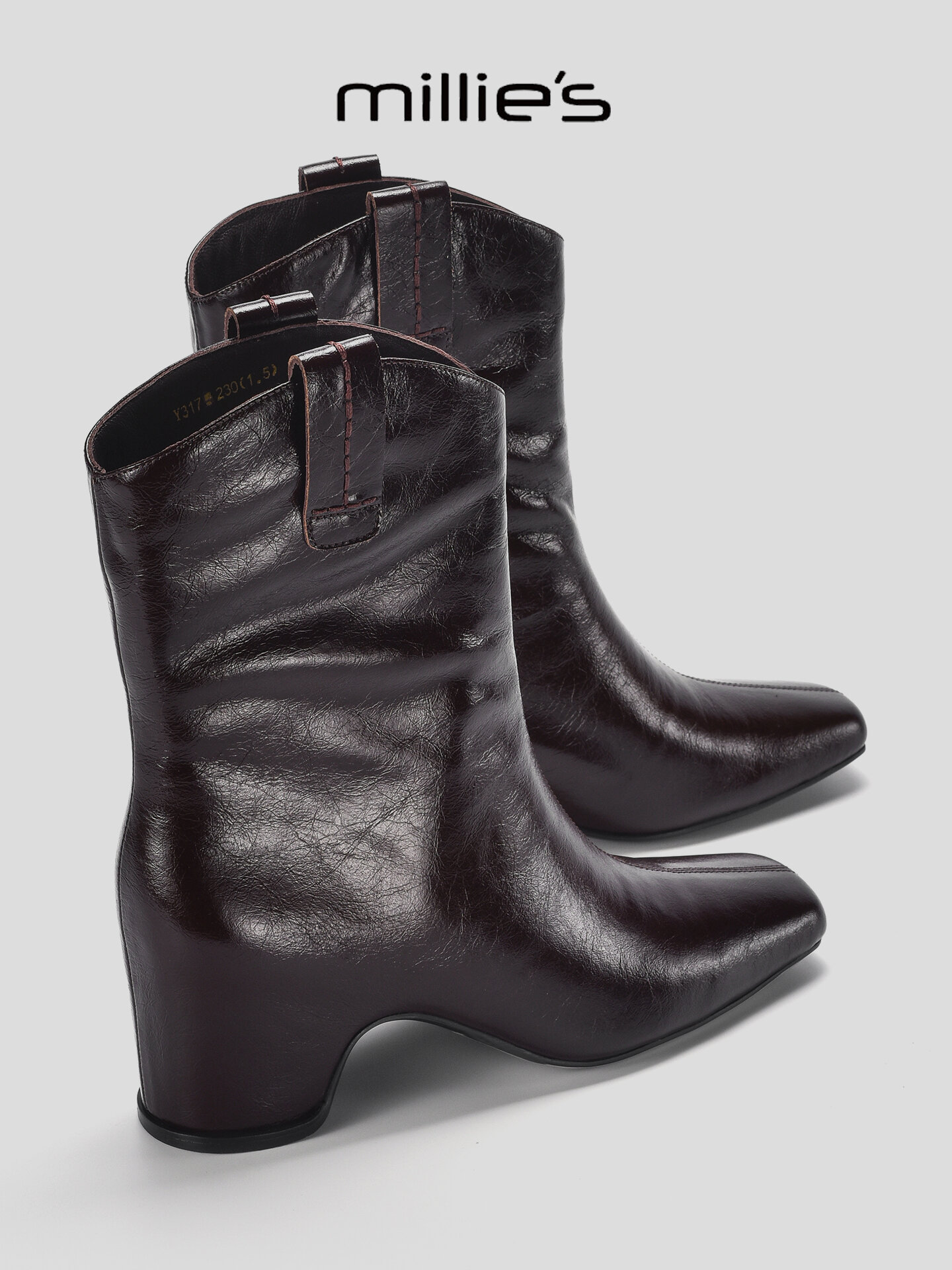 Warm Lined Hiking Boots with Hidden Heel Lift and Slimming Effect ราคา  7,970 บาท*ส่งฟรี