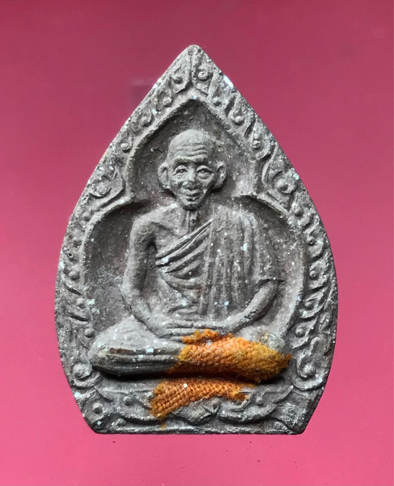 หลวงพ่อเกษม พระผงรูปเหมือนหลวงพ่อเกษม รุ่นบารมี81 ปี 2535