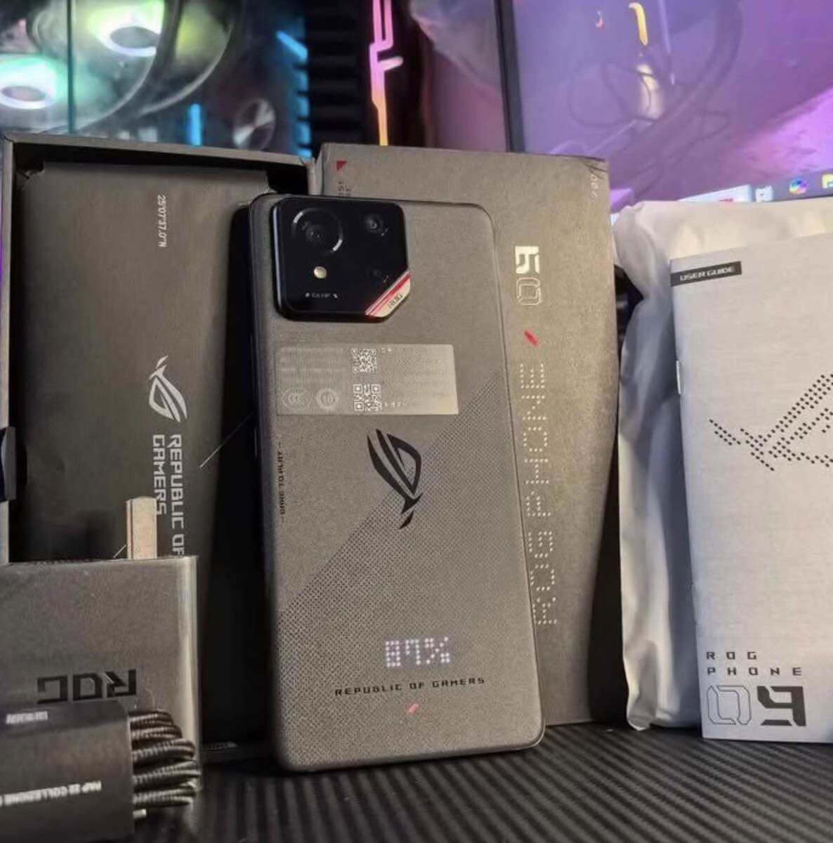 Asus ROG Phone 9 Pro (16/512GB) ราคา 10,500 บาท*ส่งฟรี