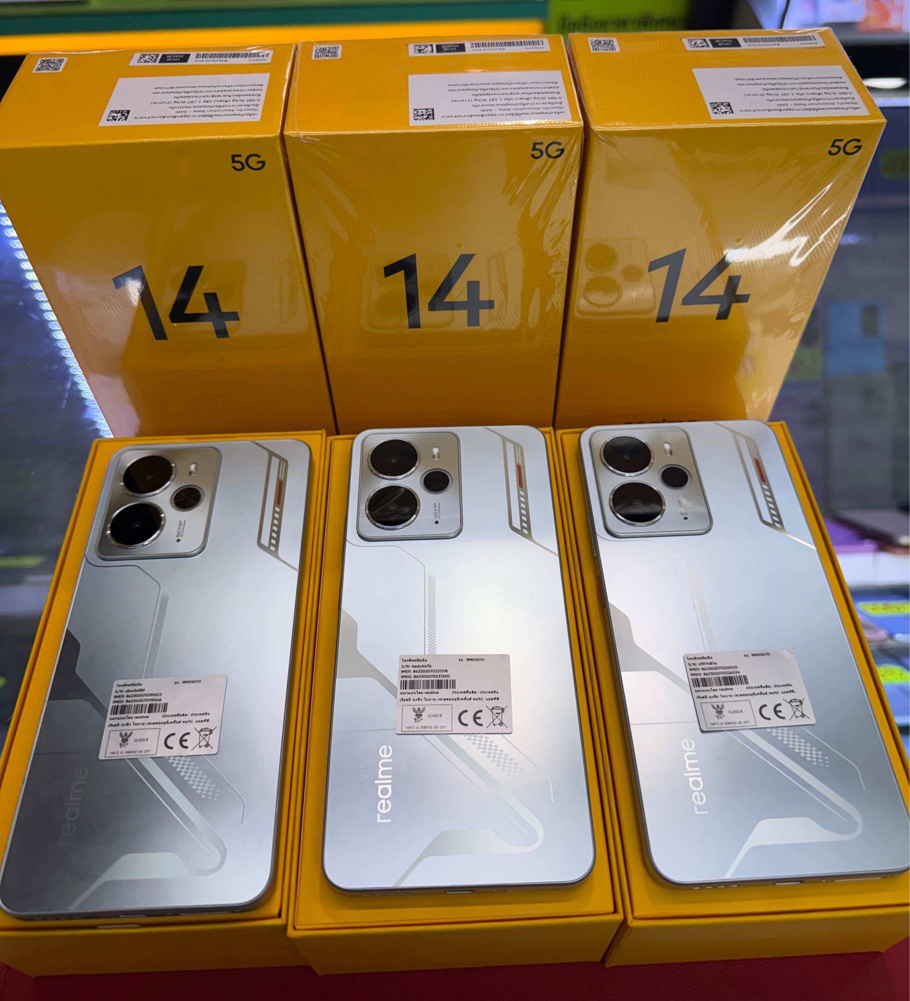 Realme 14 5g Ram12+256Gb, Product from Thai Center* Screen Has Scratches on It. ราคา 6,250 บาท*ส่งฟรี