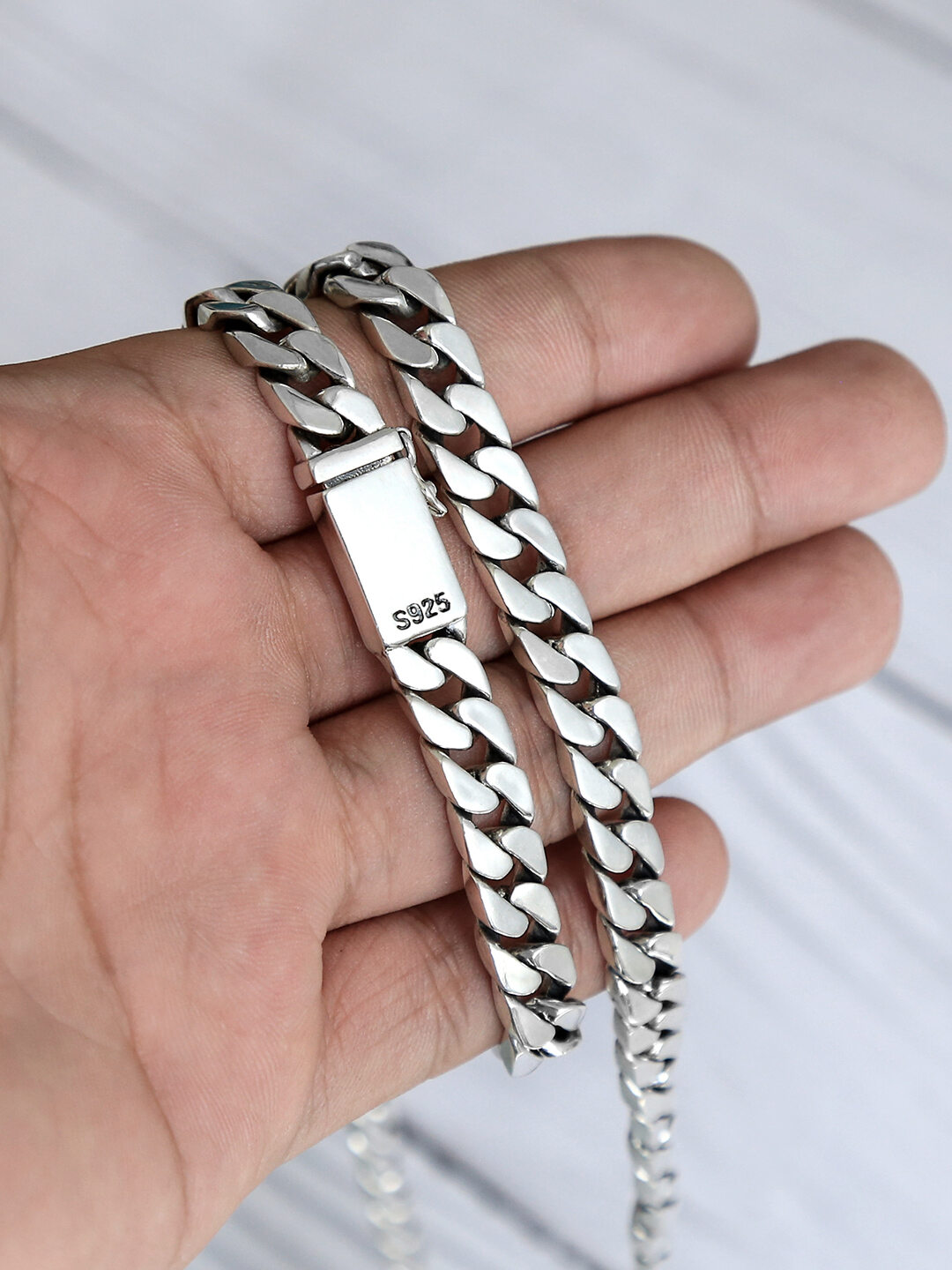 สร้อยแส้เรียบง่ายสำหรับผู้ชายสร้อยคอเงินแท้สไตล์เกาหลีแฟชั่นสำหรับผู้ชายเรียบง่ายมีเอกลักษณ์ส่วนตัวแบบย้อนยุค INS แฟชั่นแมทช์ลุคง่ายแบบยาว ราคา 24,218 บาท*ส่งฟรี