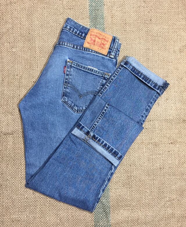 No 1084 กางเกงยีนส์ Levi’s 611 046112145 ทรง Skinny เนื้อผ้าผสมผ้า