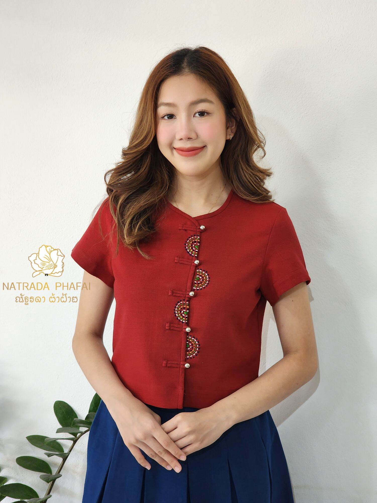 Short-Sleeved Shirt, Hand-Embroidered. ราคา 790 บาท*ส่งฟรี