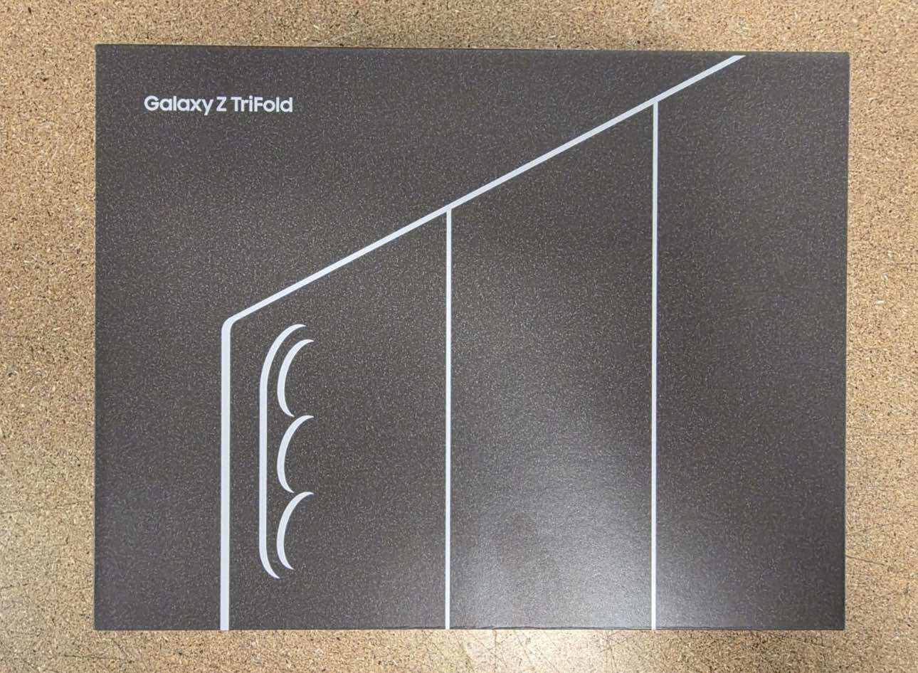 Samsung Galaxy Z Trifold 1Tb 16Gb New ราคา 15,500 บาท*ส่งฟรี