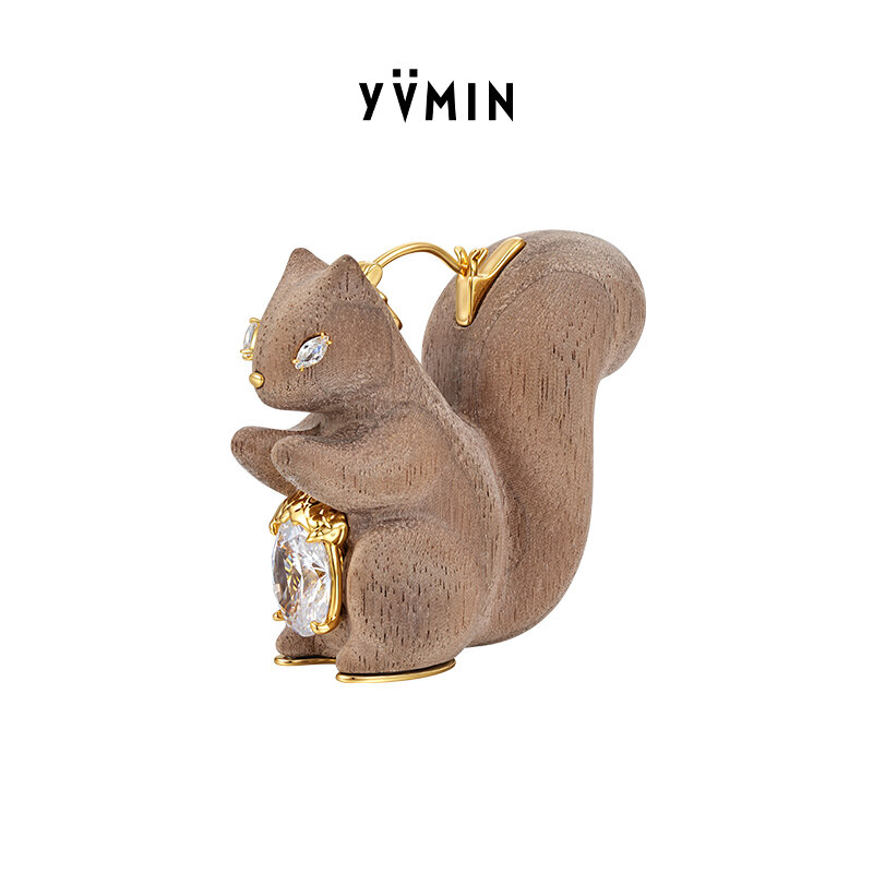 YVMIN |Wooden Squirrel Earrings ราคา 6,822 บาท*ส่งฟรี