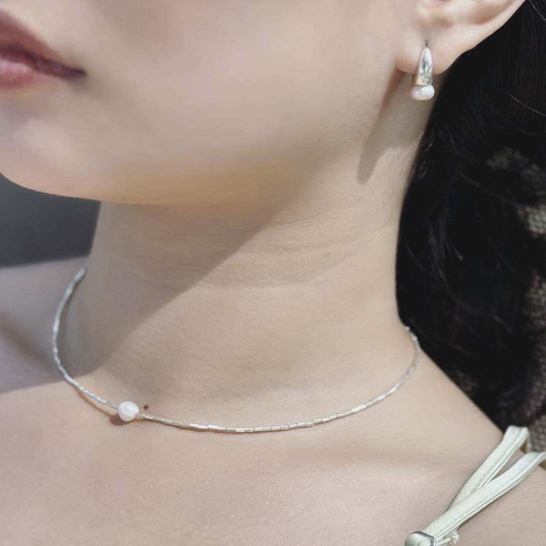 JIIRA one pearl necklace (2023) - Handcrafted hill tribe silver and fresh water pearl(white color) -สร้อยคอไข่มุกเดี่ยว เงินชาวเขากับไข่มุกน้ำจืดสีขาว ราคา 1,590 บาท*ส่งฟรี