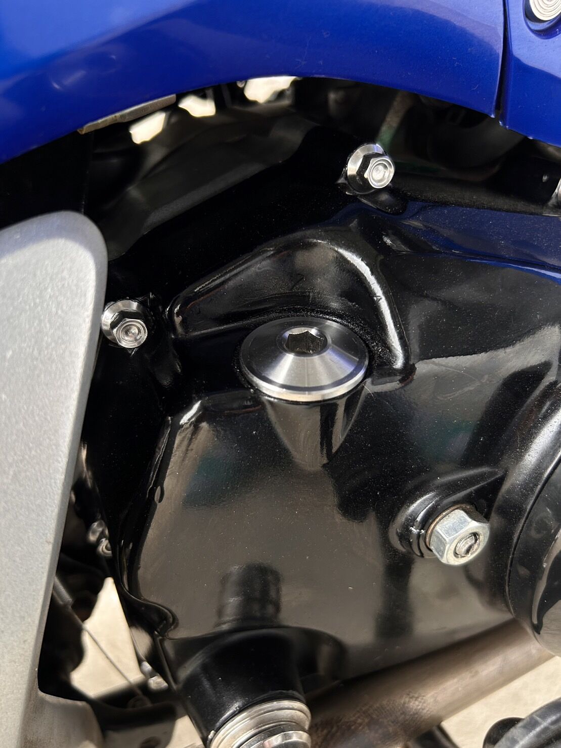 อุดน้ำมันเครื่อง เลส ใส่ได้ Honda Yamaha เกลียวหยาบ เกลี้ยงปีก ราคา 135 บาท*ส่งฟรี